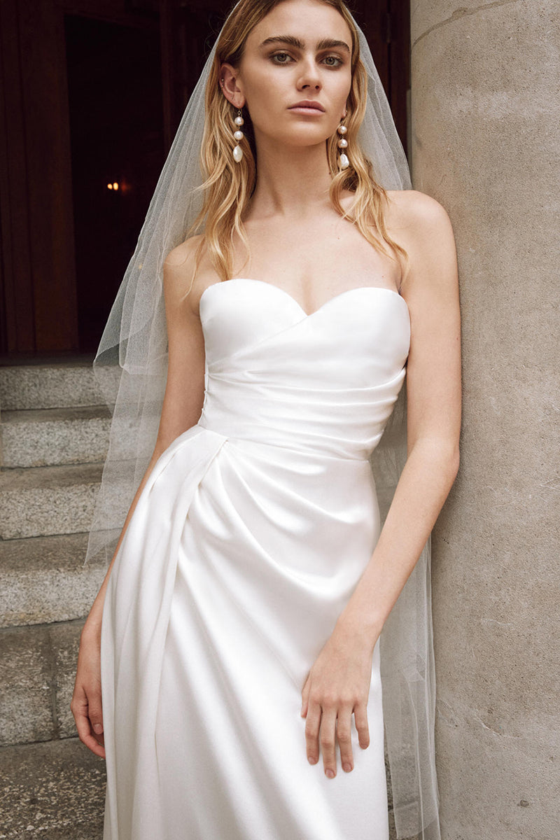 Sheath/Column Hall Casual Wedding Dress Sweetheart Satin Pleats Beach Wedding Dress QW2346