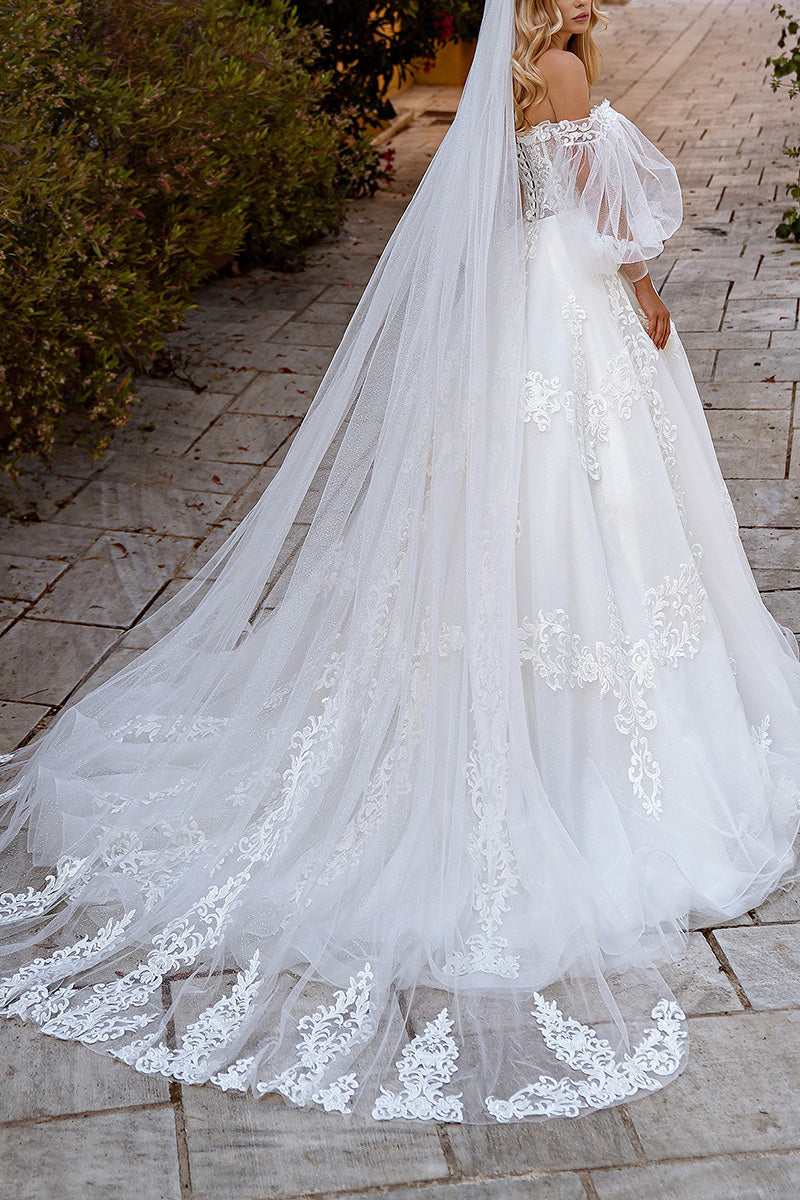 Ball Gown Sweetheart Lace Appliques Rustic Wedding Dress with Long Sleeves QW2195