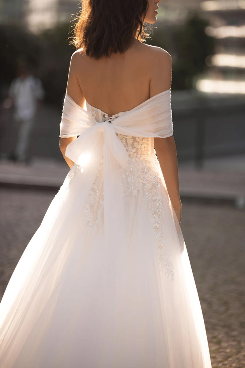 A Line Strapless Lace Appliques Rustic Wedding Dress QW2211