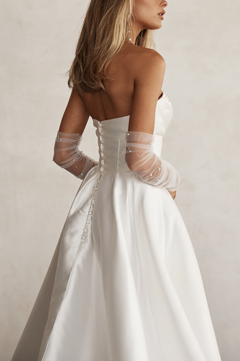 A Line Sweetheart Satin Pleated Simple Wedding Dress with Sleeves QW0936