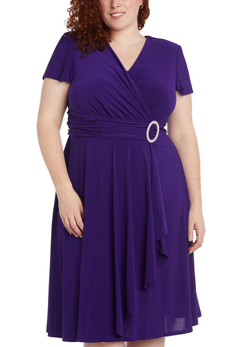A Line V-Neck Short Sleeves Plus Size Mother of the Bride Dress QM3163