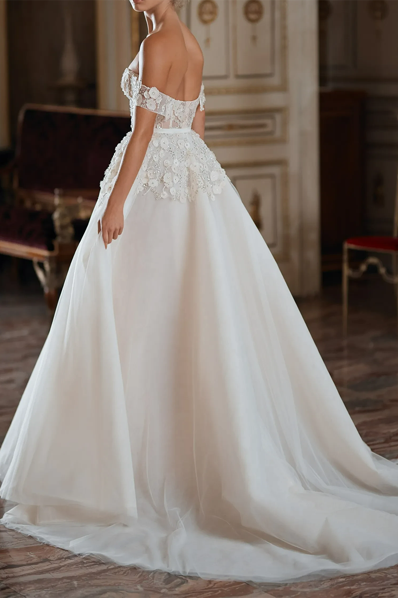 A Line Sweetheart Appliques Rustic Wedding Dress with Court Train QW2284