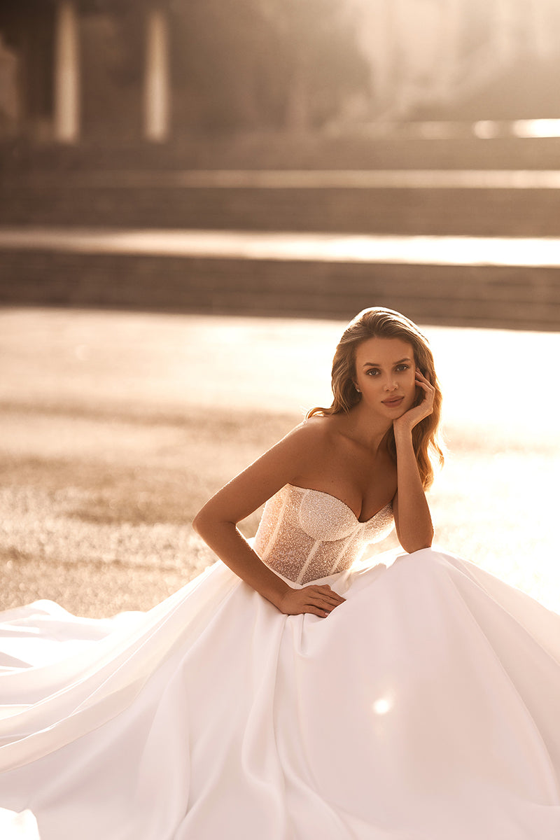 A line Off the Shoulder Long Sleeves Rustic Wedding Dress with Court Train QW0850
