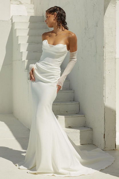Sexy V neck Long Sleeves Elegant Wedding Dress with Court Train QW2172