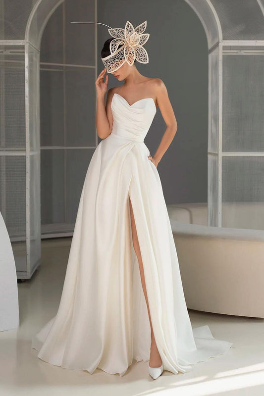 A Line Sweetheart Satin Pleats Simple Wedding Dress with Pockets QW0848