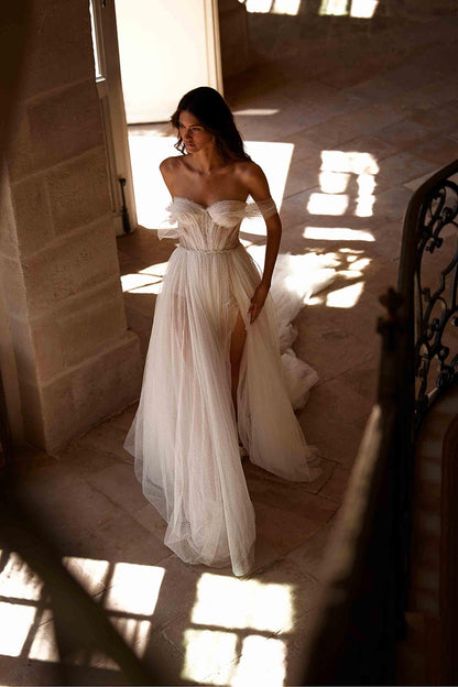 A Line Off Shoulder Tulle Pleats Boho Wedding Dress with Court Train QW2701