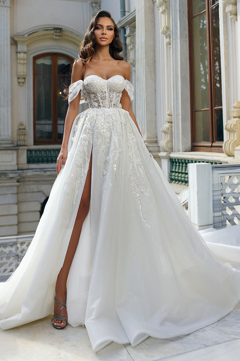 A Line Sweetheart 3D Lace Rustic Wedding Dress with Court Train QW0910