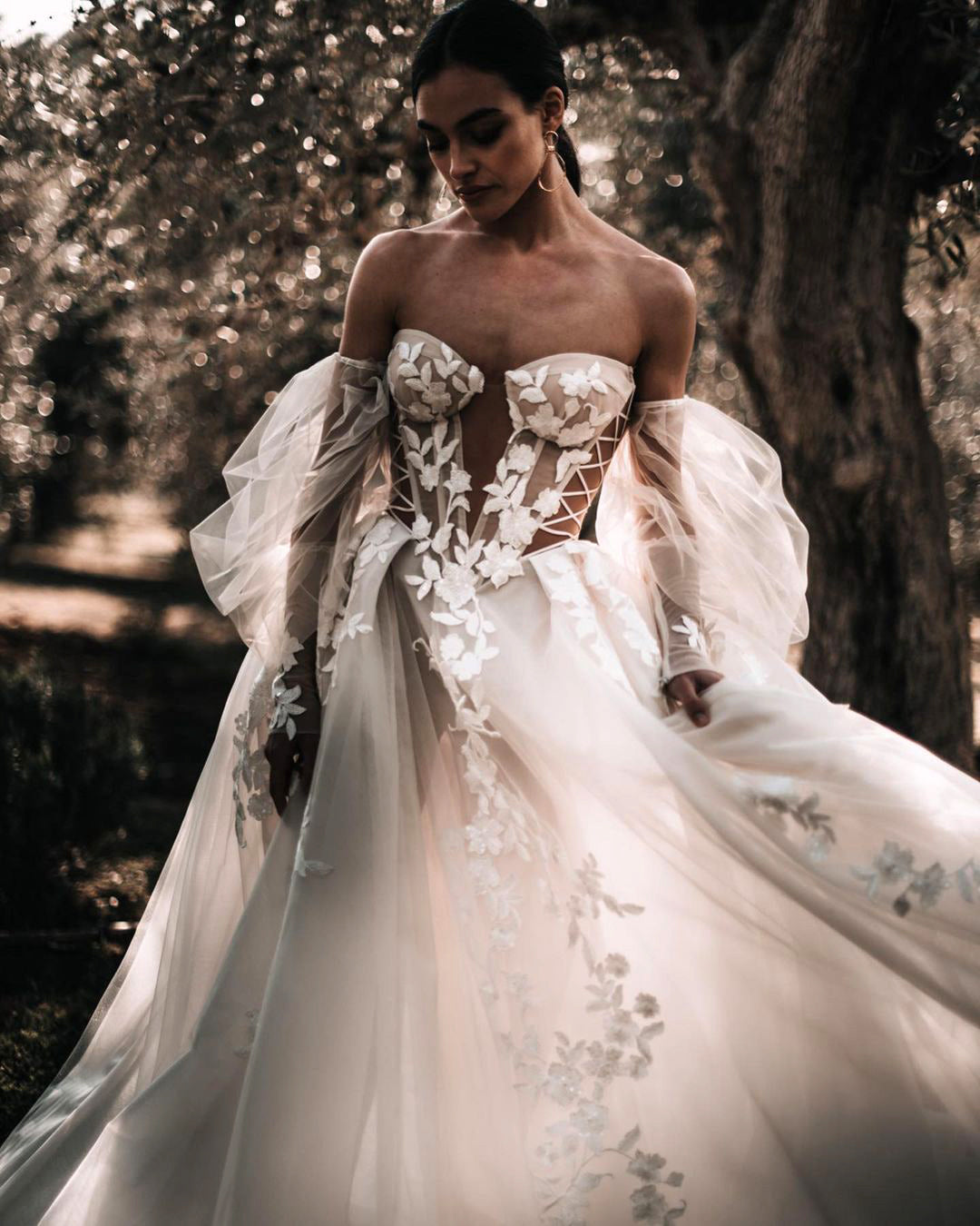 Attractive V-Neck Lace Appliques Long Sleeves Bohemian Wedding Dress QW2285|SQOSA