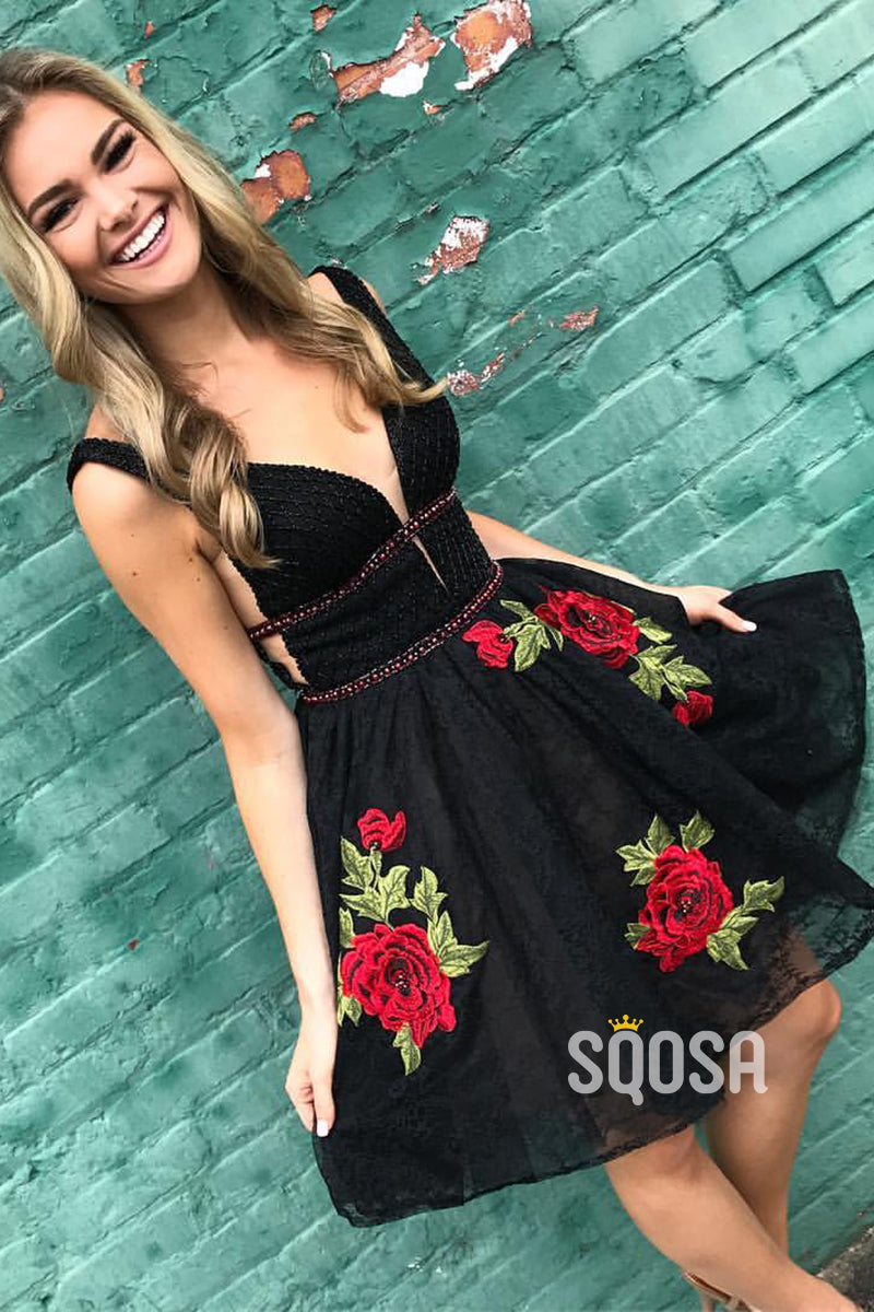 A-line V-neck Black Lace Chic Appliques Short Homecoming Dress QS2281|SQOSA