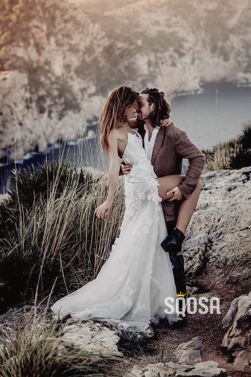 Unique 3D Appliques V-neck Bohemain Lace Wedding Dress with Slit Bridal Gowns QW0852|SQOSA